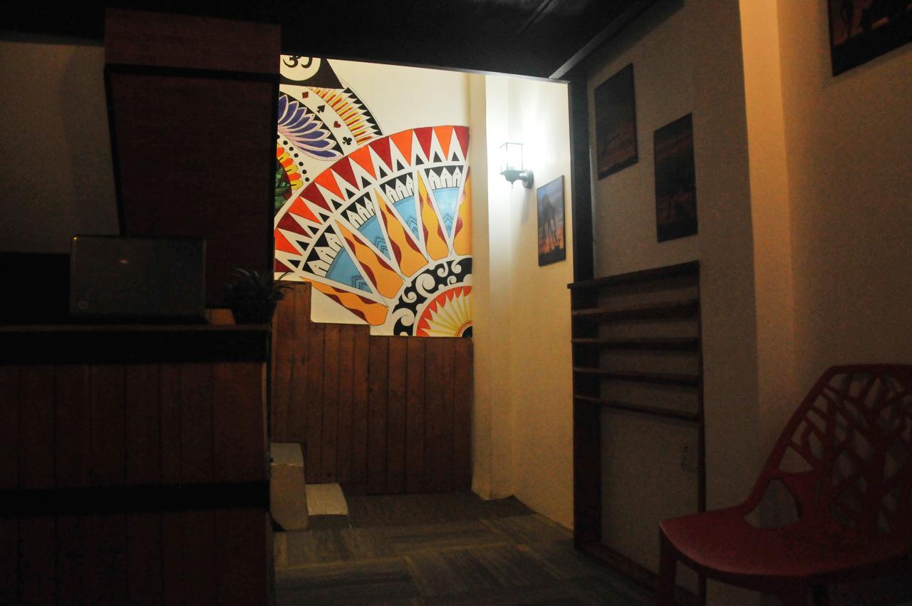 Mid Town Hostel Kandy Exterior foto