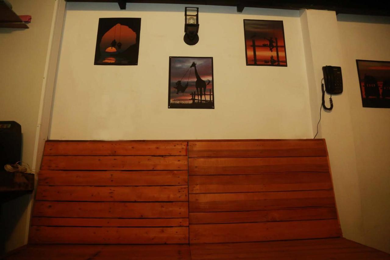 Mid Town Hostel Kandy Exterior foto